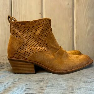 Sofft Suede slouch cutout ankle boots size 7.5